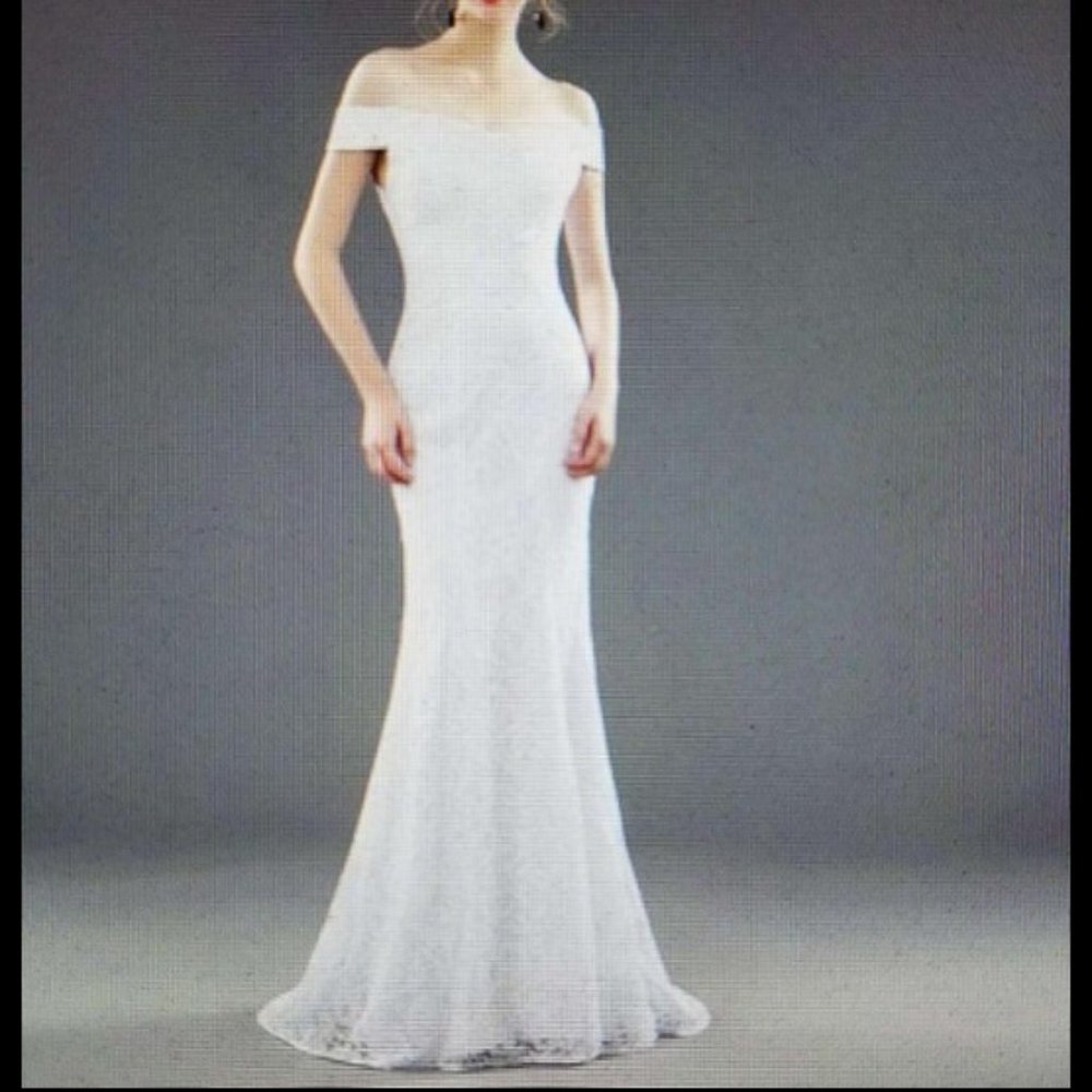 NWOT Ivory Simple off the Shoulder Lace Mermaid Wedding Dress